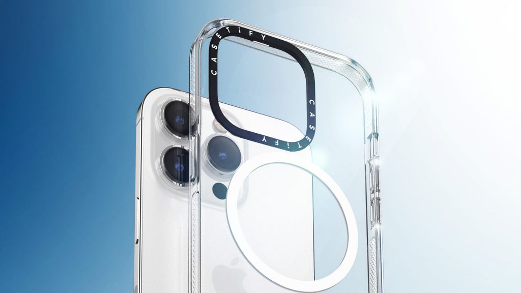 Coque d'iPhone transparente utilisant la technologie CLEAR de la marque CASETIFY