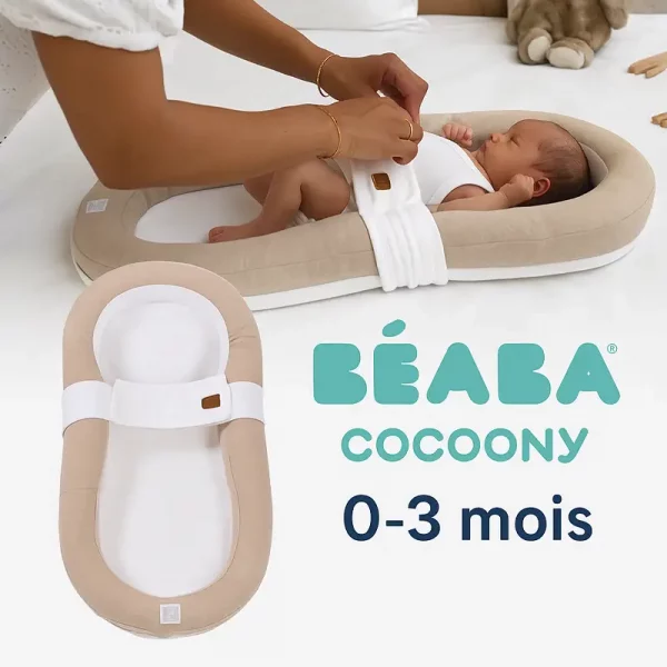 Nouveau-né dans un cocon confortable.